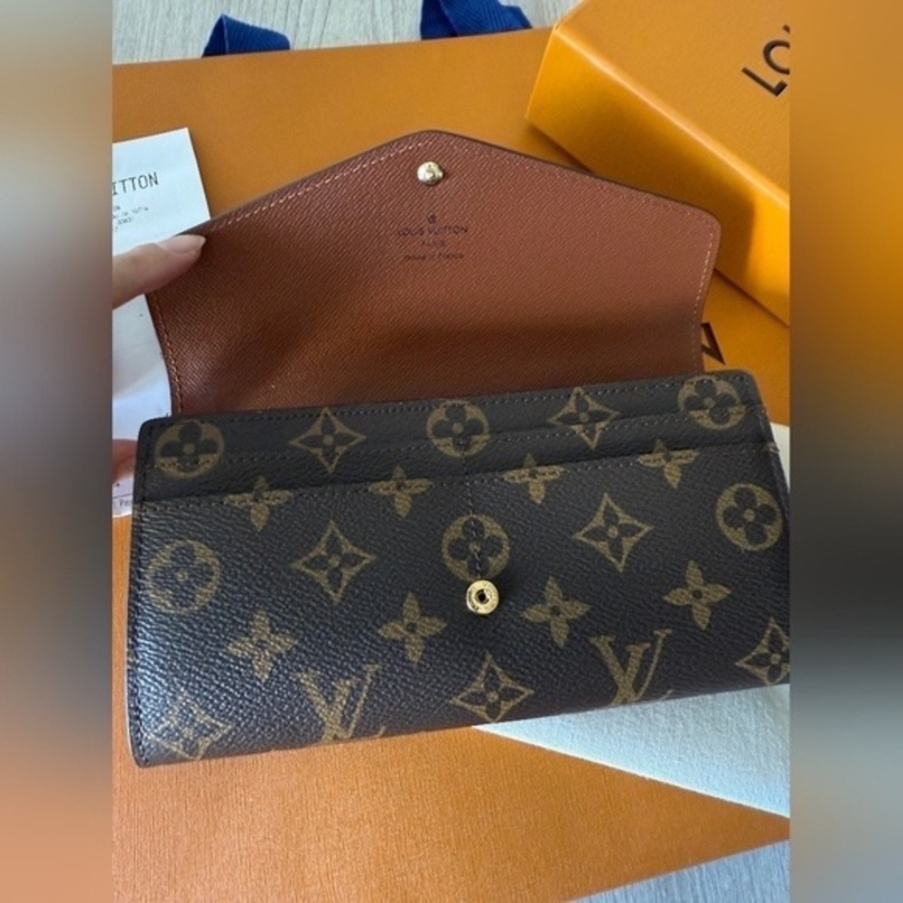 Louis Vuitton Brown Monogram Sarah Wallet